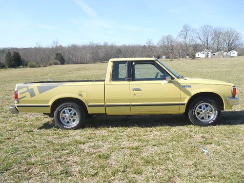 Nissan-Pick-UP-2.0-1986-10